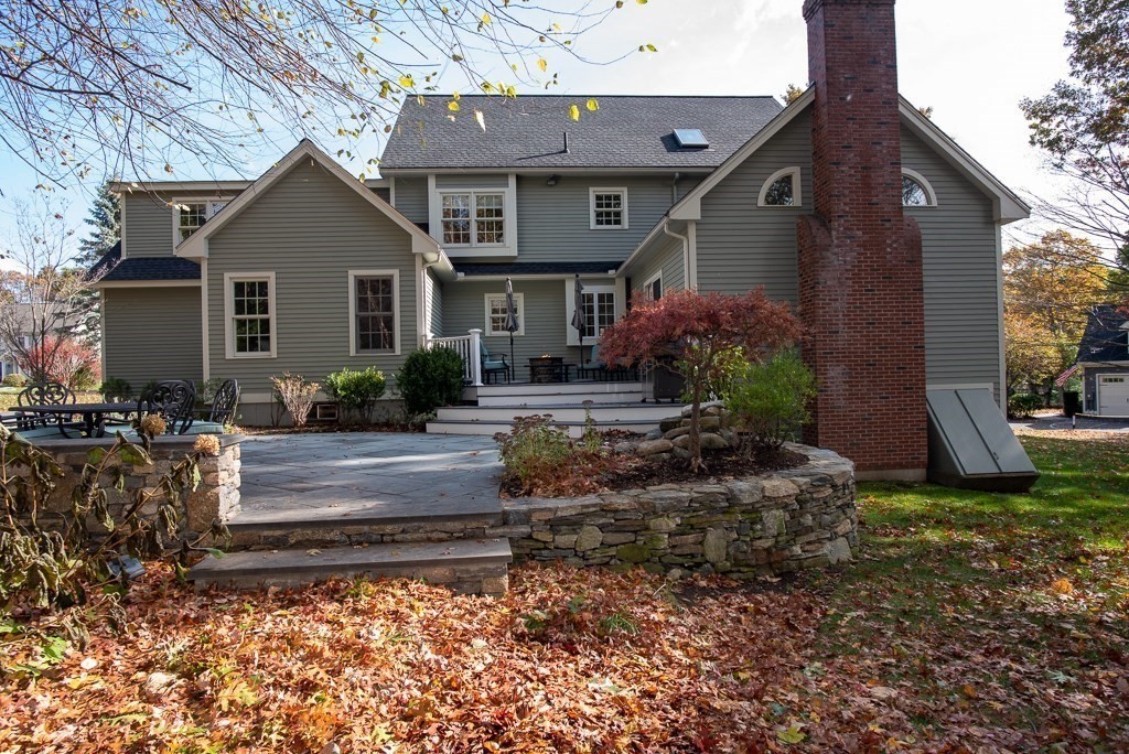 7 Round Table Road Shrewsbury, MA 01545 - Photo 33 of 39 a front view of a house with garden