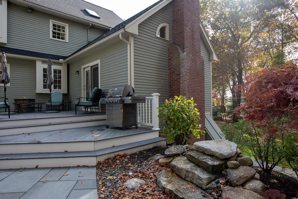 7 Round Table Road Shrewsbury, MA 01545 - Photo 39 of 39 a front view of a house