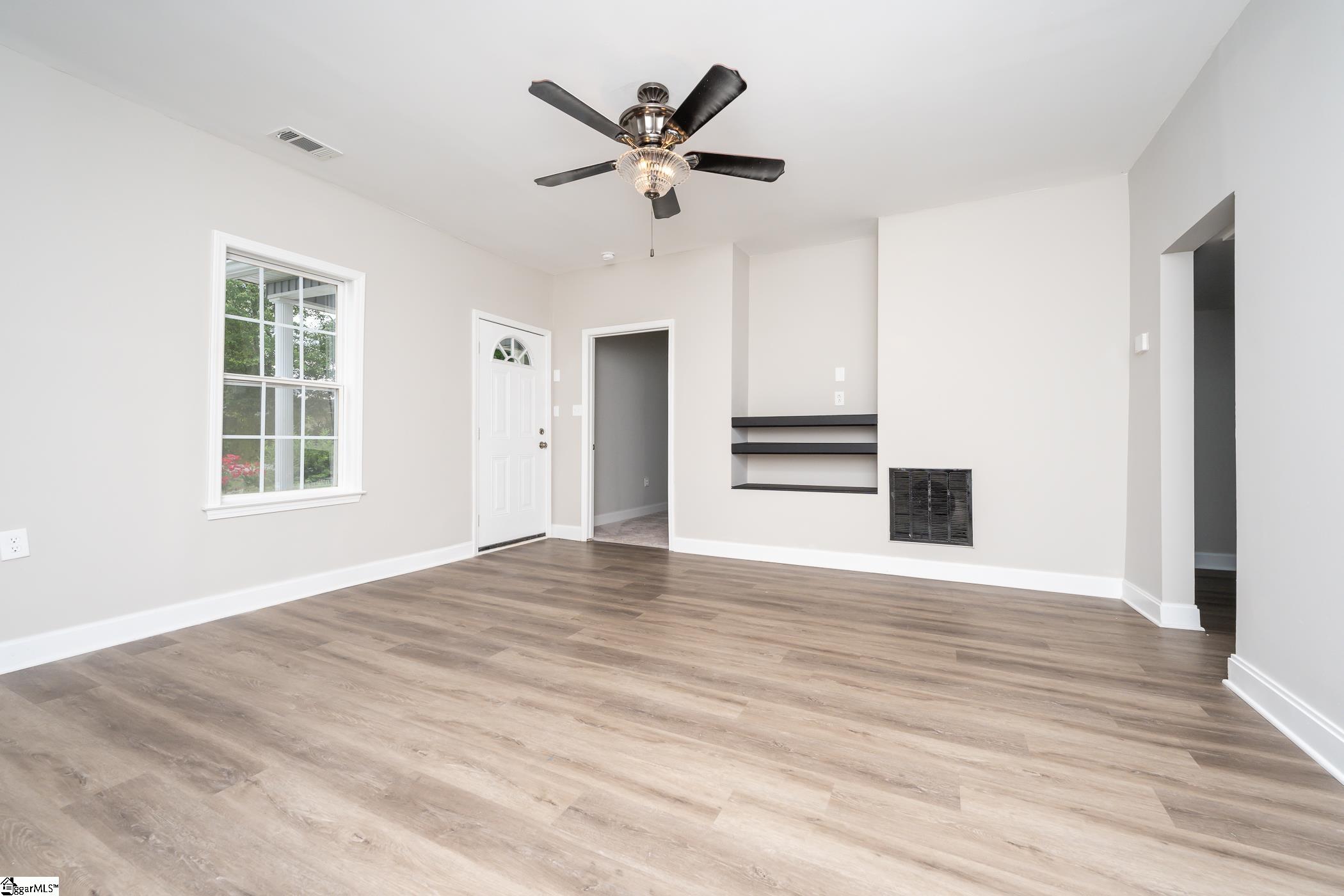 108 Murdock Road Belton, SC 29627 - Photo 3 of 18