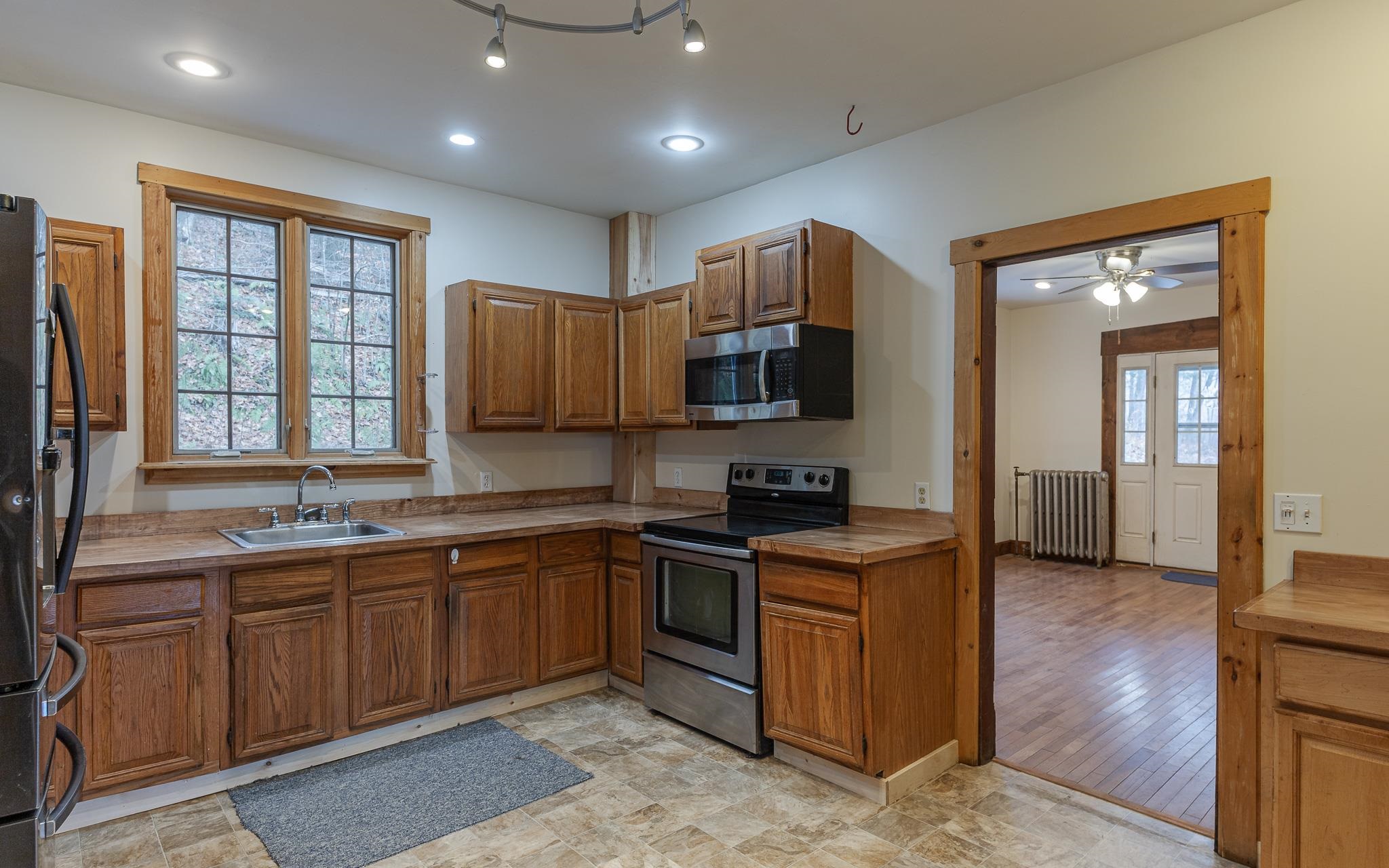 10 King Street Rockingham, VT 05101 - Photo 15 of 44