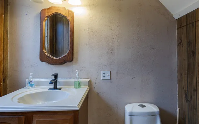 $299,900 | 10 King Street, Rockingham, VT 05101