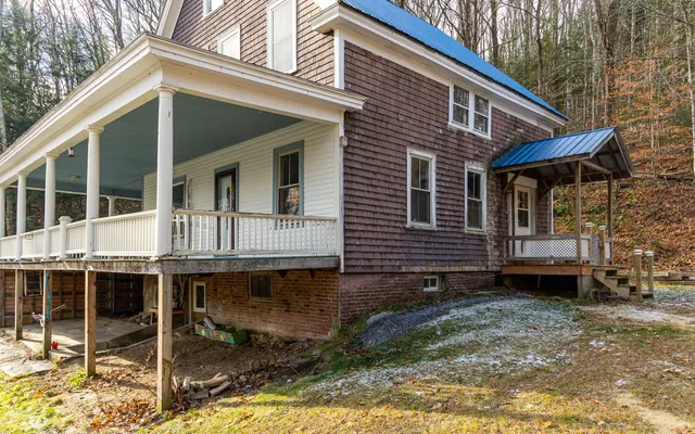 $299,900 | 10 King Street, Rockingham, VT 05101