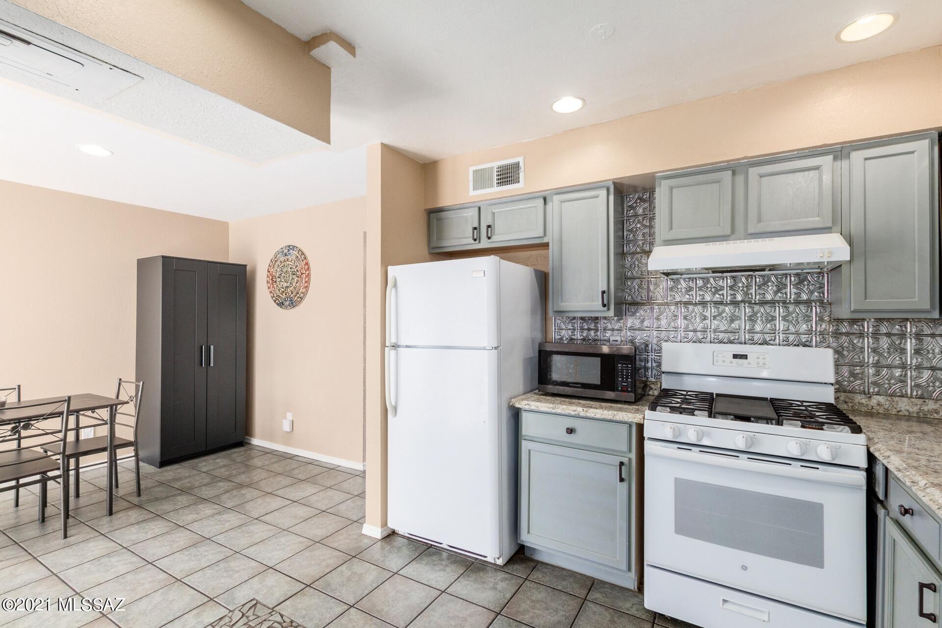 2745 West Anklam Road, Unit A Tucson, AZ 85745 - Photo 10 of 39