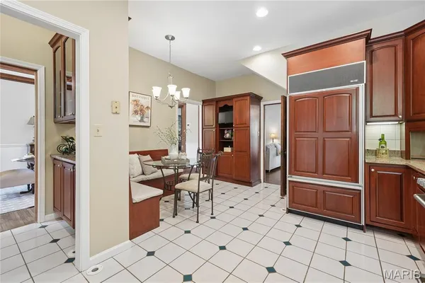 $800,000 | 6335 Pershing Avenue, University City, MO 63130