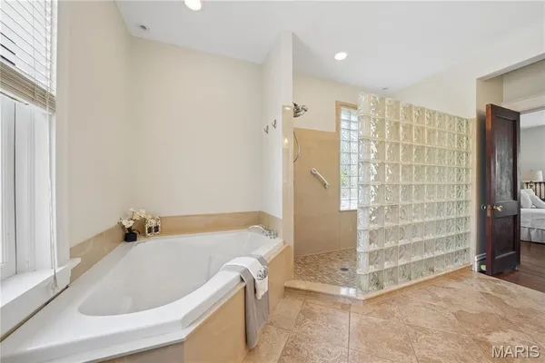 $800,000 | 6335 Pershing Avenue, University City, MO 63130