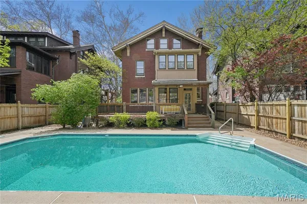 $800,000 | 6335 Pershing Avenue, University City, MO 63130