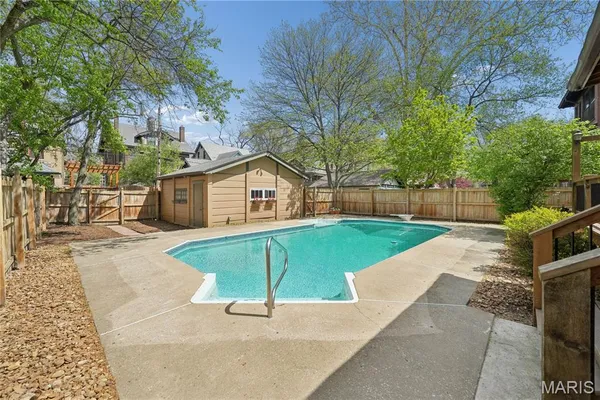 $800,000 | 6335 Pershing Avenue, University City, MO 63130