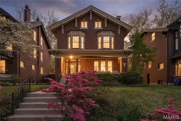 $800,000 | 6335 Pershing Avenue, University City, MO 63130