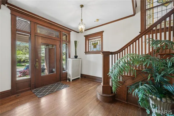 $800,000 | 6335 Pershing Avenue, University City, MO 63130
