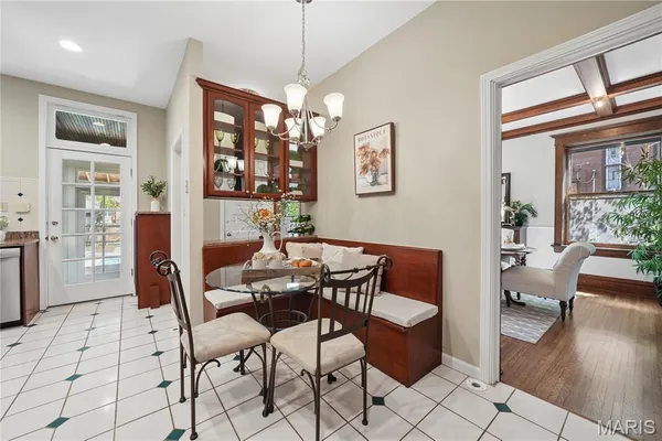 $800,000 | 6335 Pershing Avenue, University City, MO 63130