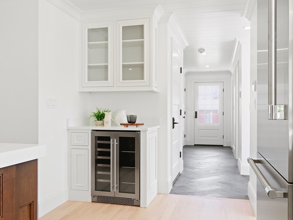 45 Azalea Road Waltham, MA 02452 - Photo 12 of 42 Gallery Image 12
