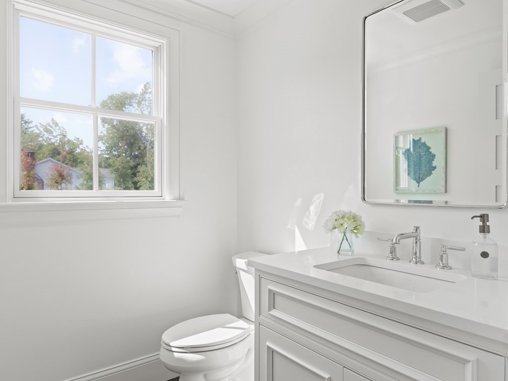 45 Azalea Road Waltham, MA 02452 - Photo 18 of 42 Gallery Image 18