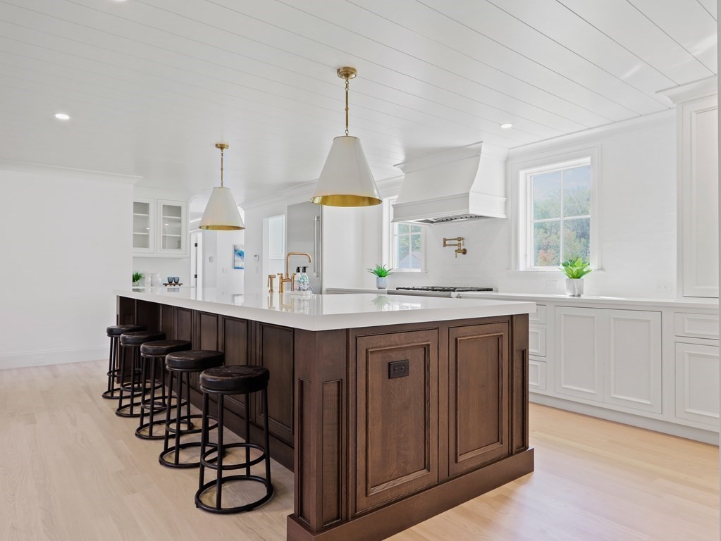 45 Azalea Road Waltham, MA 02452 - Photo 9 of 42 Gallery Image 9