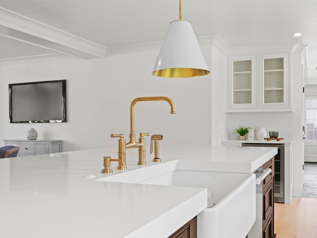 45 Azalea Road Waltham, MA 02452 - Photo 10 of 42 Gallery Image 10