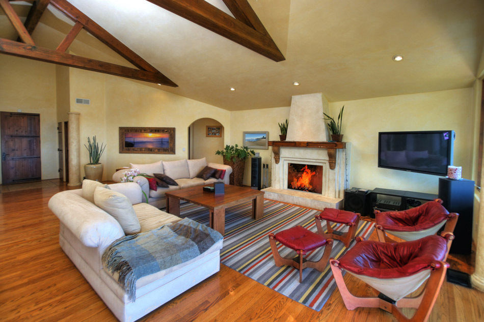 10 Rubio Road Santa Barbara, CA 93103 - Photo 17 of 20 Living Room