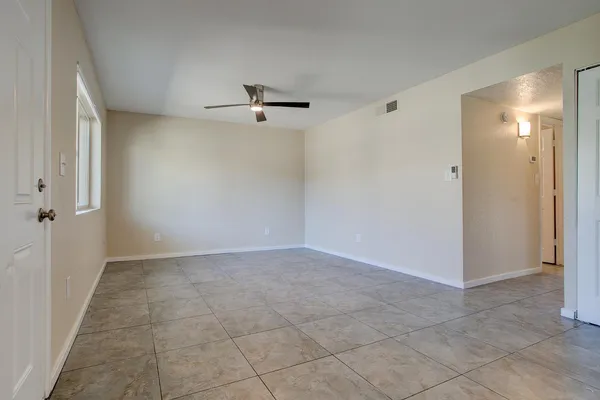 $1,599 | 3402 North 32nd Street, Unit 129, Phoenix, AZ 85018