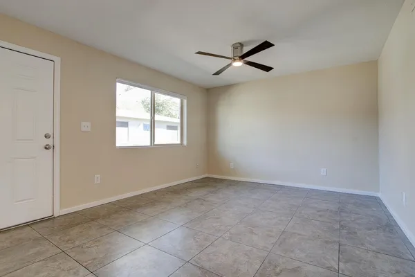 $1,599 | 3402 North 32nd Street, Unit 129, Phoenix, AZ 85018