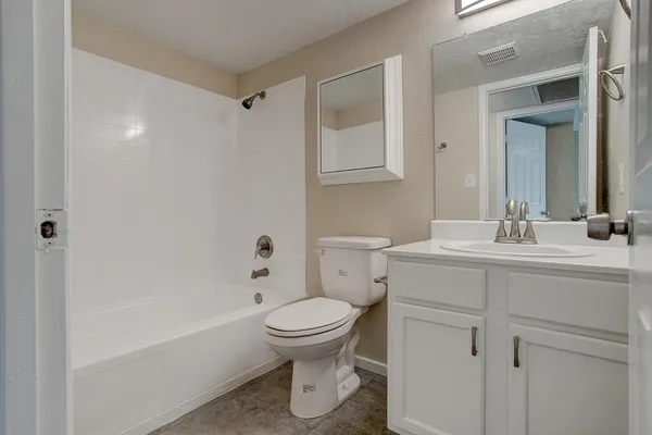 $1,599 | 3402 North 32nd Street, Unit 129, Phoenix, AZ 85018