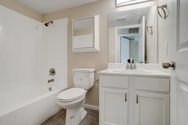 $1,599 | 3402 North 32nd Street, Unit 129, Phoenix, AZ 85018