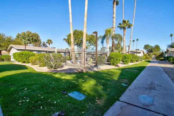 $1,599 | 3402 North 32nd Street, Unit 129, Phoenix, AZ 85018