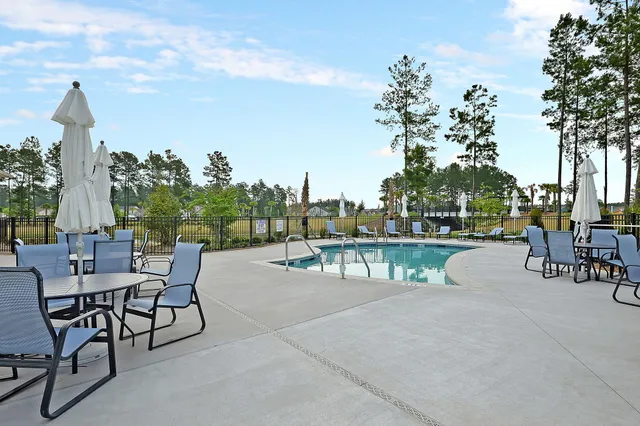 $824,900 | 327 Tupelo Lake Drive, Summerville, SC 29486