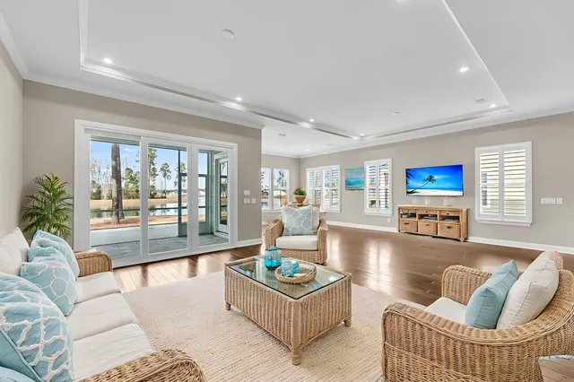 $824,900 | 327 Tupelo Lake Drive, Summerville, SC 29486