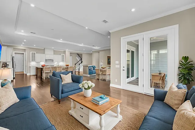 $824,900 | 327 Tupelo Lake Drive, Summerville, SC 29486