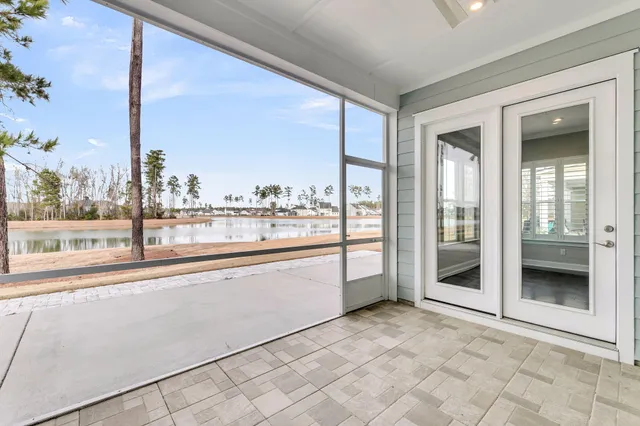 $824,900 | 327 Tupelo Lake Drive, Summerville, SC 29486