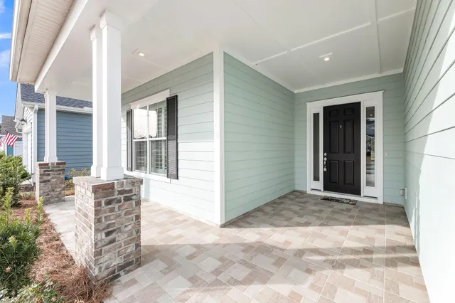 $824,900 | 327 Tupelo Lake Drive, Summerville, SC 29486