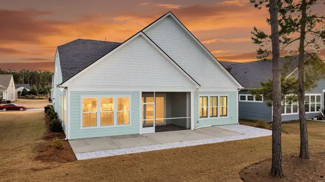 $824,900 | 327 Tupelo Lake Drive, Summerville, SC 29486