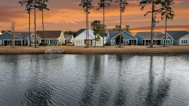 $824,900 | 327 Tupelo Lake Drive, Summerville, SC 29486