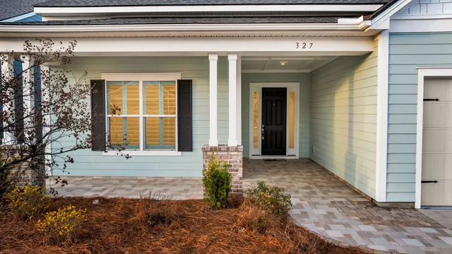 $824,900 | 327 Tupelo Lake Drive, Summerville, SC 29486