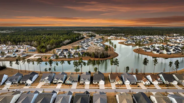 $824,900 | 327 Tupelo Lake Drive, Summerville, SC 29486