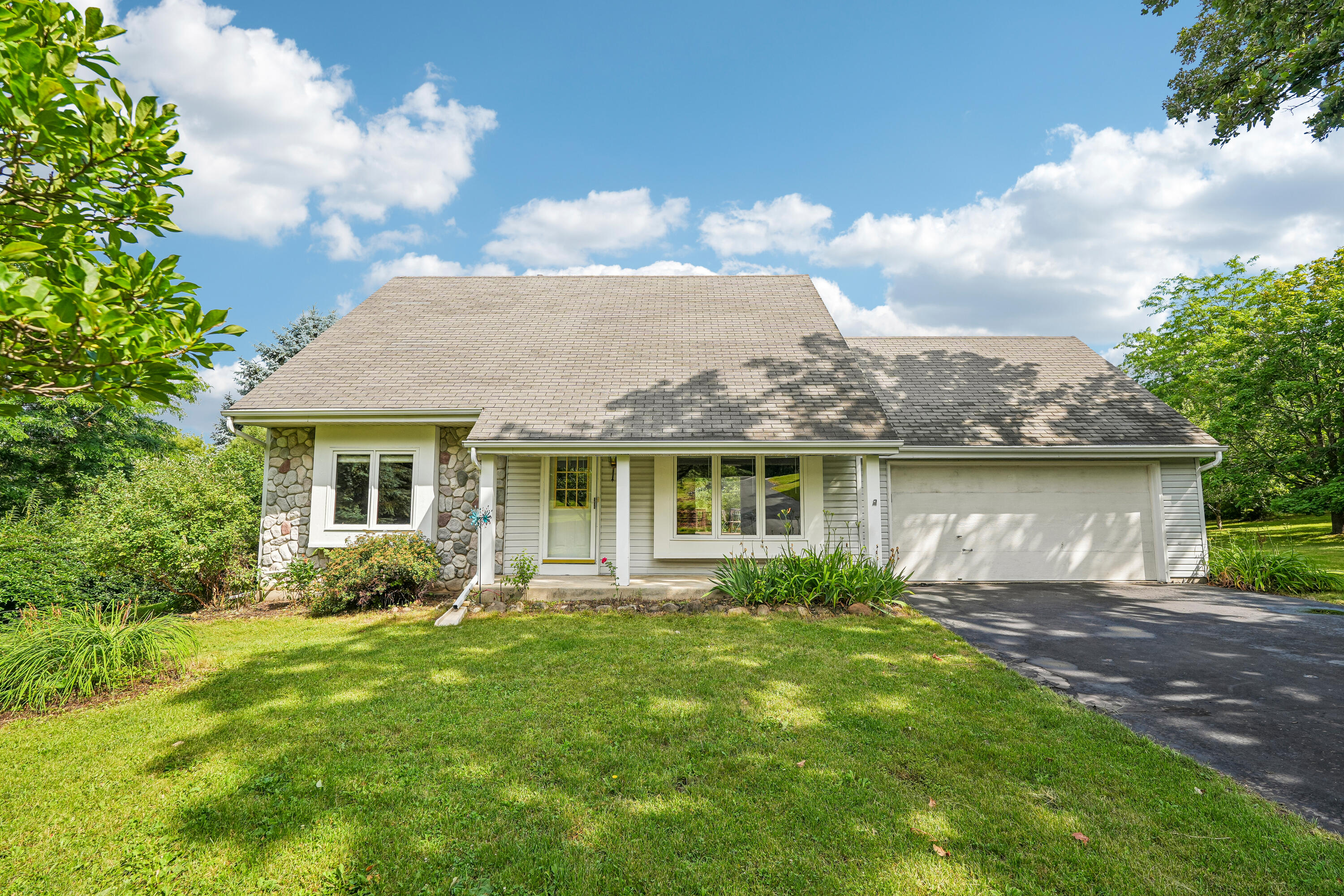 W316-s2825 Roberts Road Waukesha, WI 53188 - Photo 3 of 34 5-print-W316S2825 Roberts Rd-S1007-005