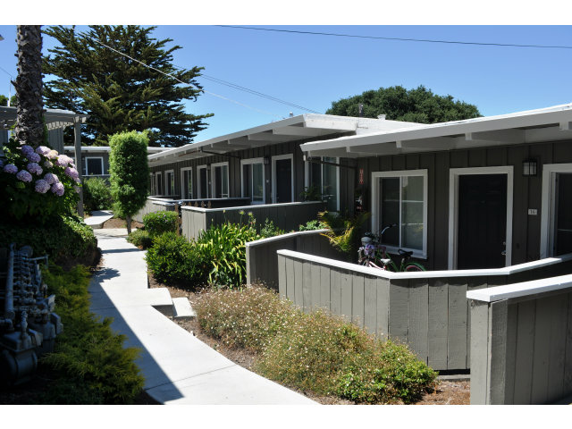 601 Middle Road Belmont, CA 94002 - Photo 3 of 5