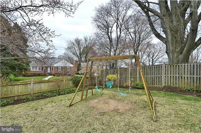 4501 Edgefield Road Kensington, MD 20895 - Photo 17 of 18 Playset