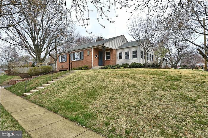 4501 Edgefield Road Kensington, MD 20895 - Photo 3 of 18 Exterior (Front)