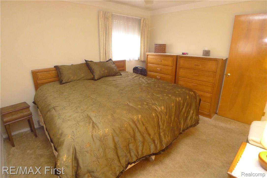 19411 Stephens Road Eastpointe, MI 48021 - Photo 21 of 48 Master Bedroom