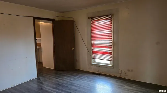 $140,000 | 205 South Shaw Street, Harrisburg, IL 62946