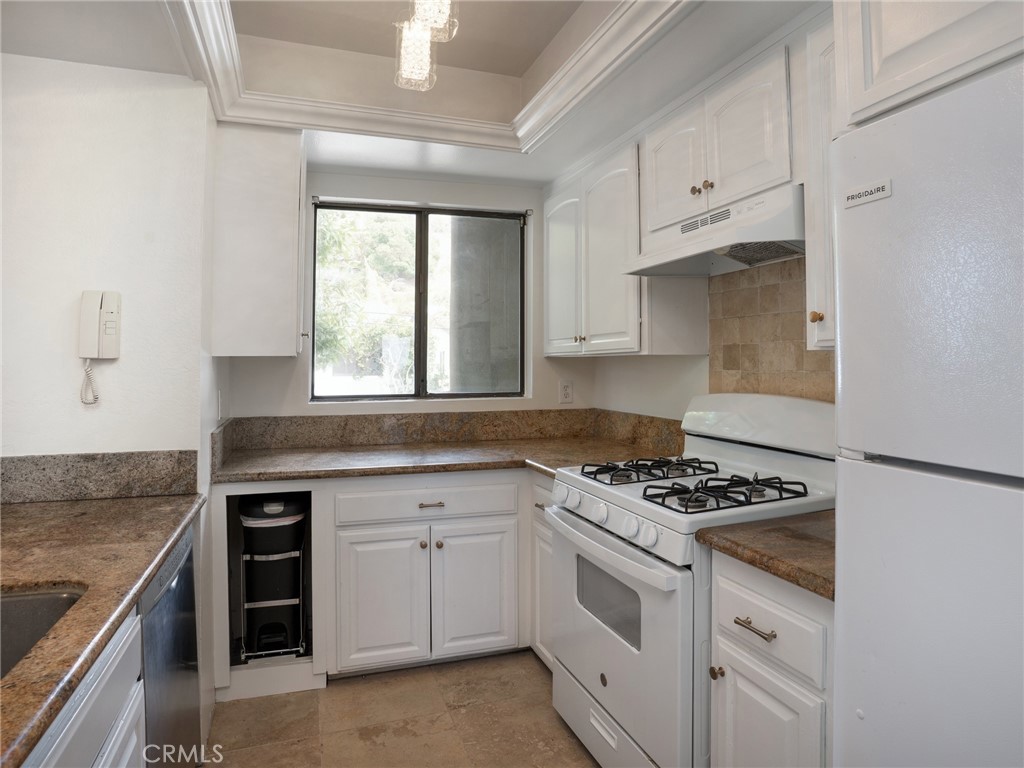 355 Pershing Drive, Unit B Playa del Rey, CA 90293 - Photo 21 of 42