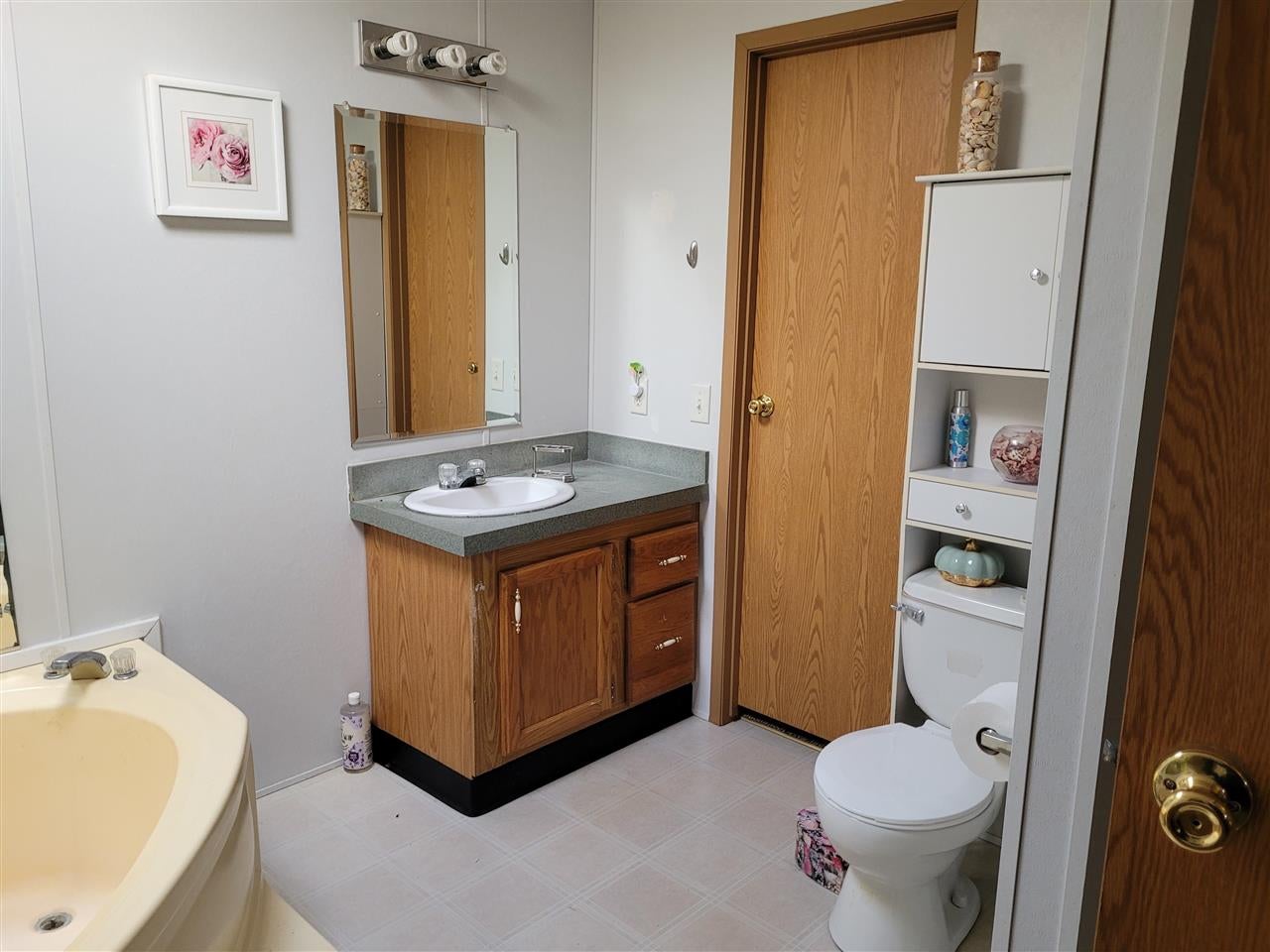 759 Bay Ridge Drive Iowa City, IA 52246 - Photo 11 of 12 Gallery Image 11