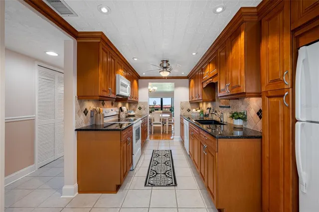 $329,900 | 3400 Cove Cay Drive, Unit 7C, Clearwater, FL 33760