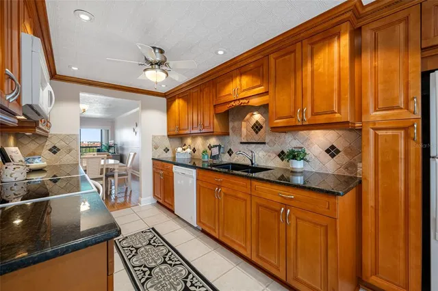 $329,900 | 3400 Cove Cay Drive, Unit 7C, Clearwater, FL 33760