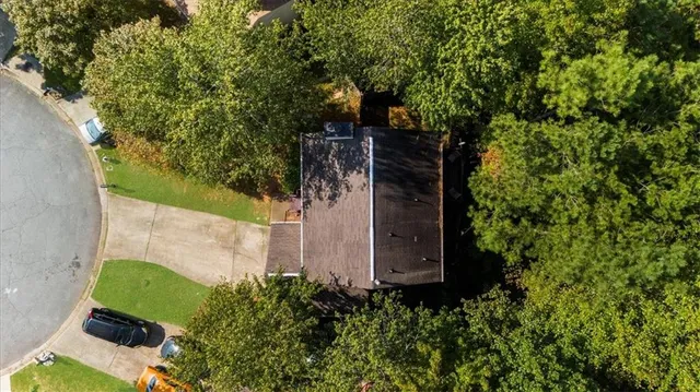 a view of a tennis court