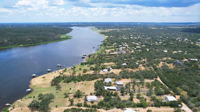 $1,190,000 | 405-409 Lake View Drive, Spicewood, TX 78669