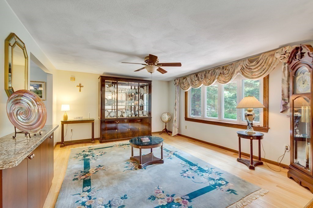 9 Hickory Hill Road Wakefield, MA 01880 - Photo 11 of 32 Gallery Image 11