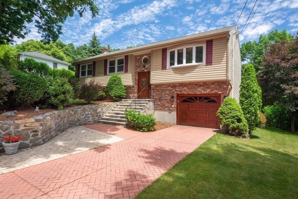9 Hickory Hill Road Wakefield, MA 01880 - Photo 2 of 32 Gallery Image 2