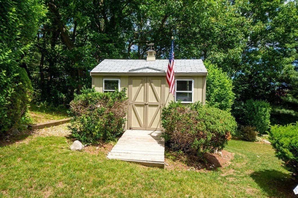 9 Hickory Hill Road Wakefield, MA 01880 - Photo 31 of 32 Gallery Image 31