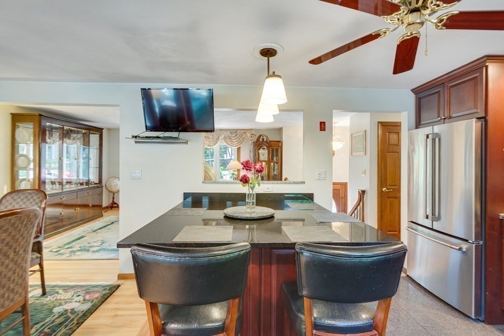 9 Hickory Hill Road Wakefield, MA 01880 - Photo 5 of 32 Gallery Image 5