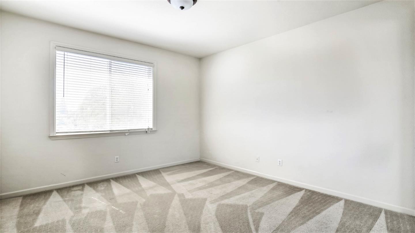 1447 Atlantic Avenue Ripon, CA 95366 - Photo 21 of 25 a view of a room with a window